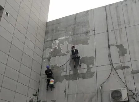 秦安楼顶漏水维修公司分享下秦安外墙防水的注意事项